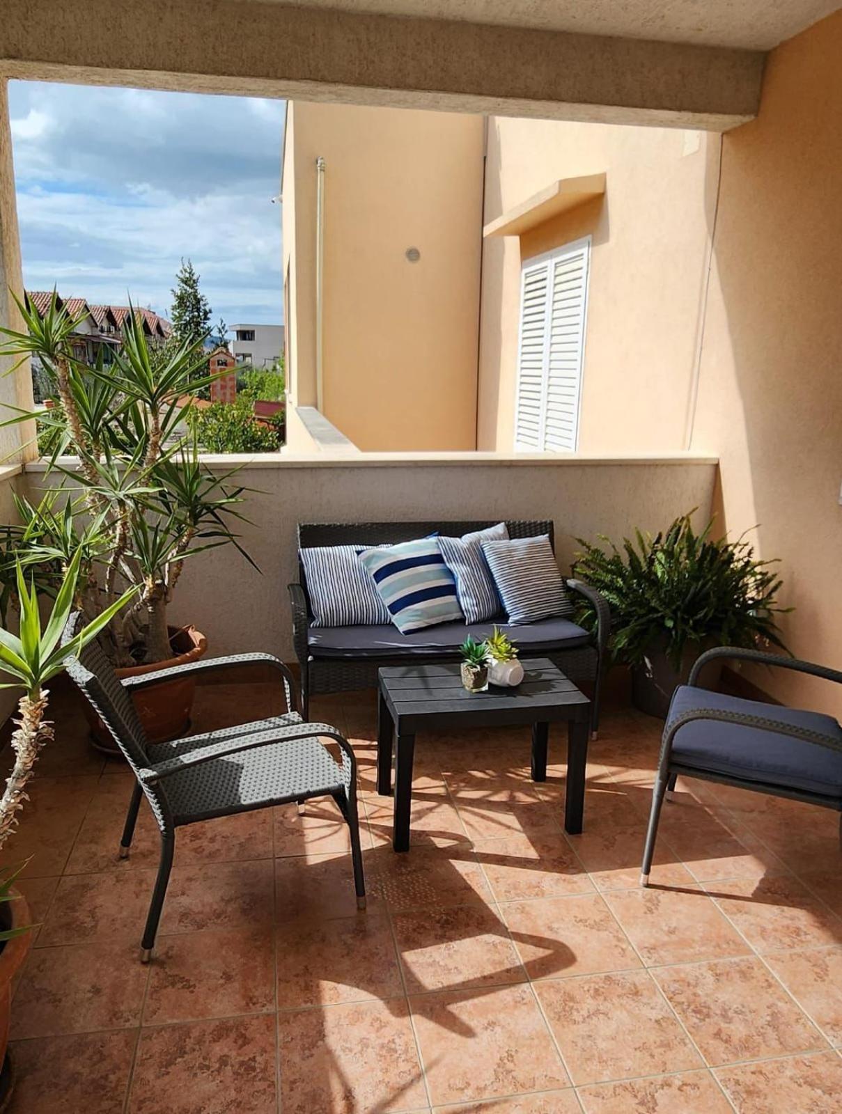 Apartments Kapetanovi Dvori Трогир Экстерьер фото