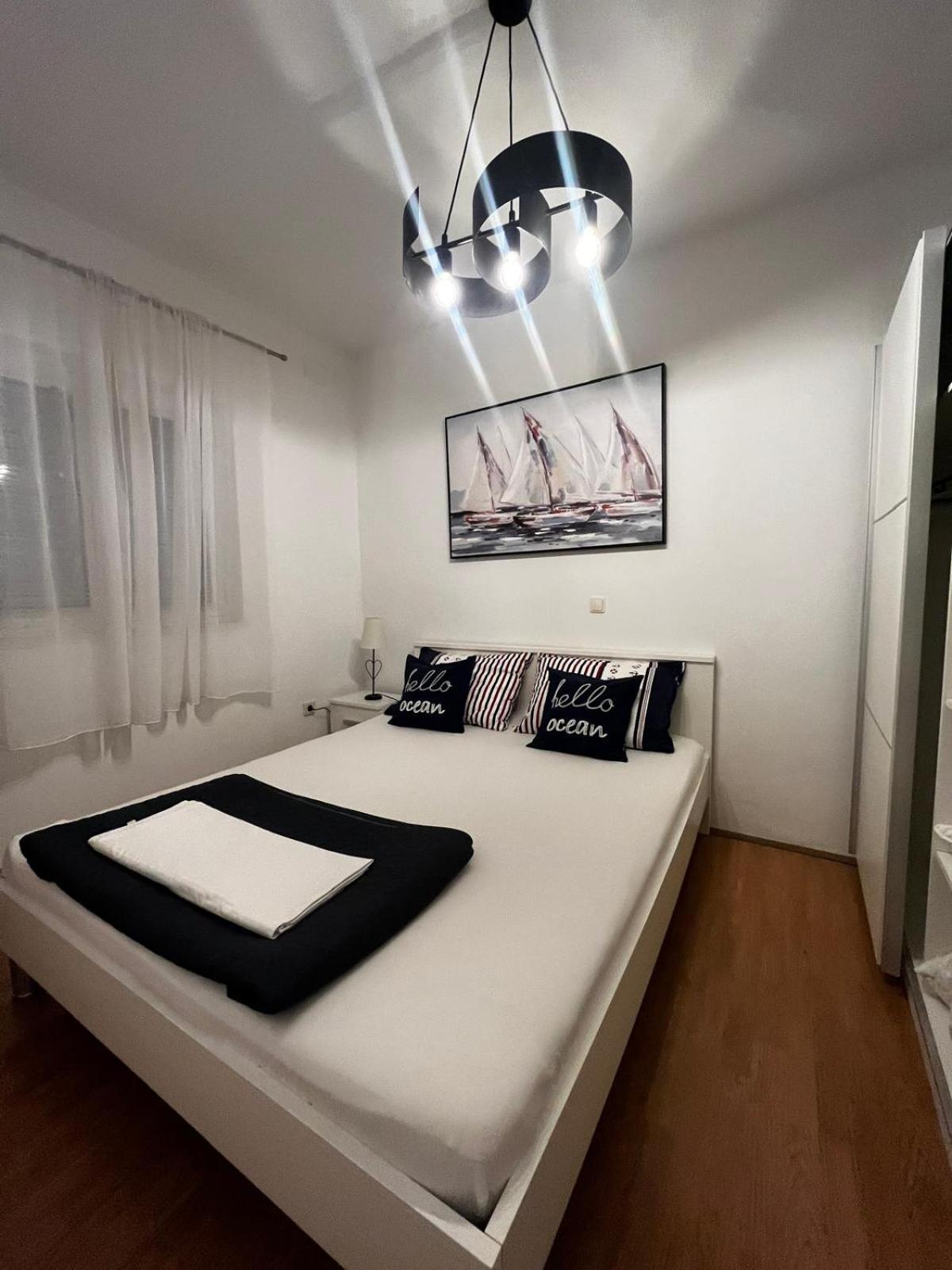 Apartments Kapetanovi Dvori Трогир Экстерьер фото