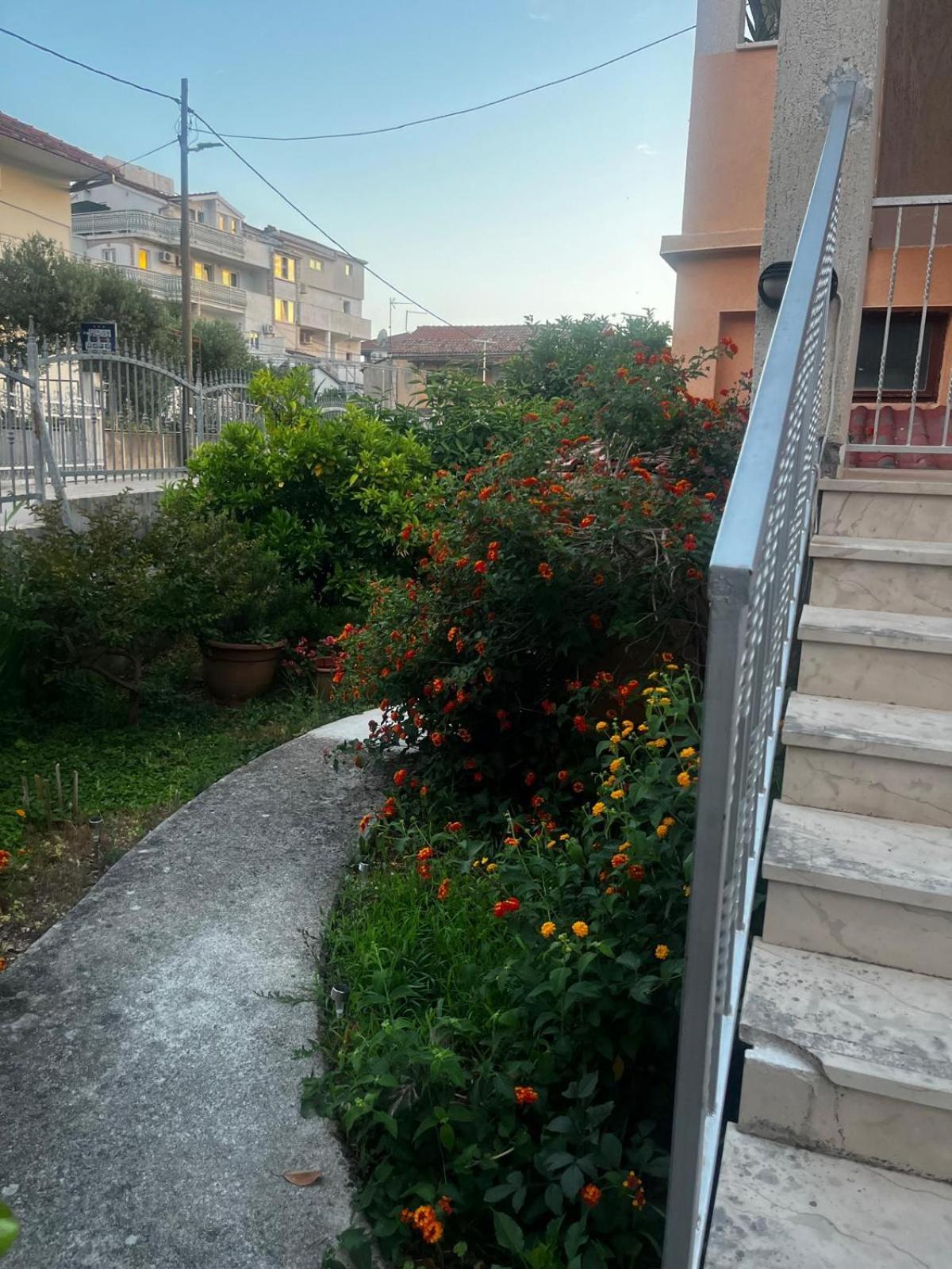 Apartments Kapetanovi Dvori Трогир Экстерьер фото