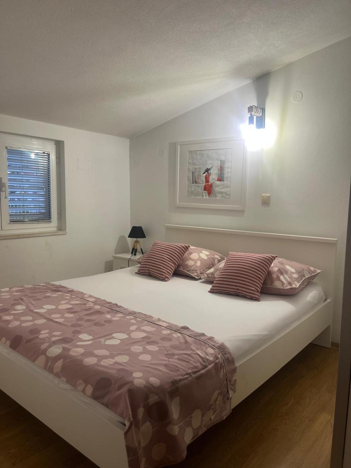 Apartments Kapetanovi Dvori Трогир Экстерьер фото