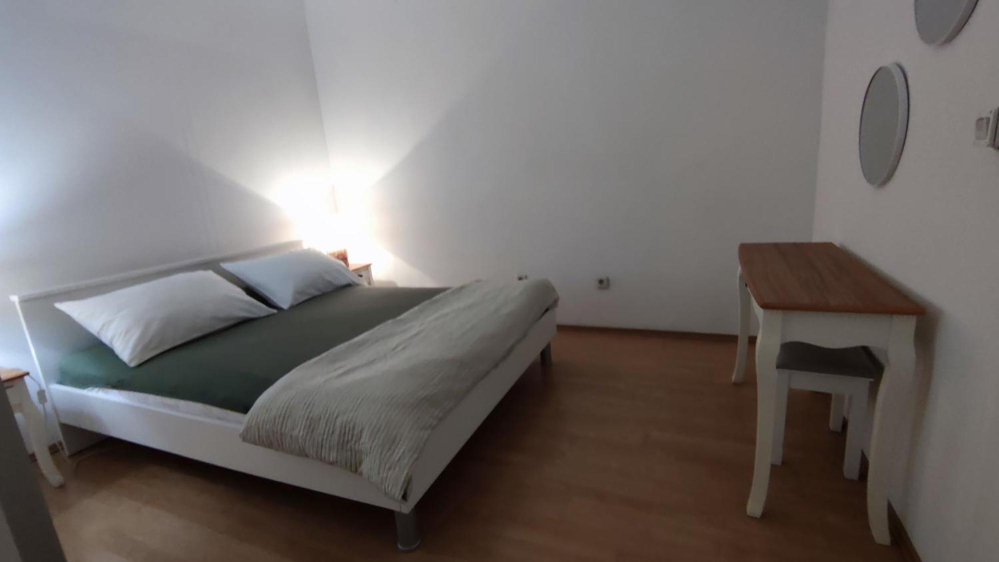 Apartments Kapetanovi Dvori Трогир Экстерьер фото