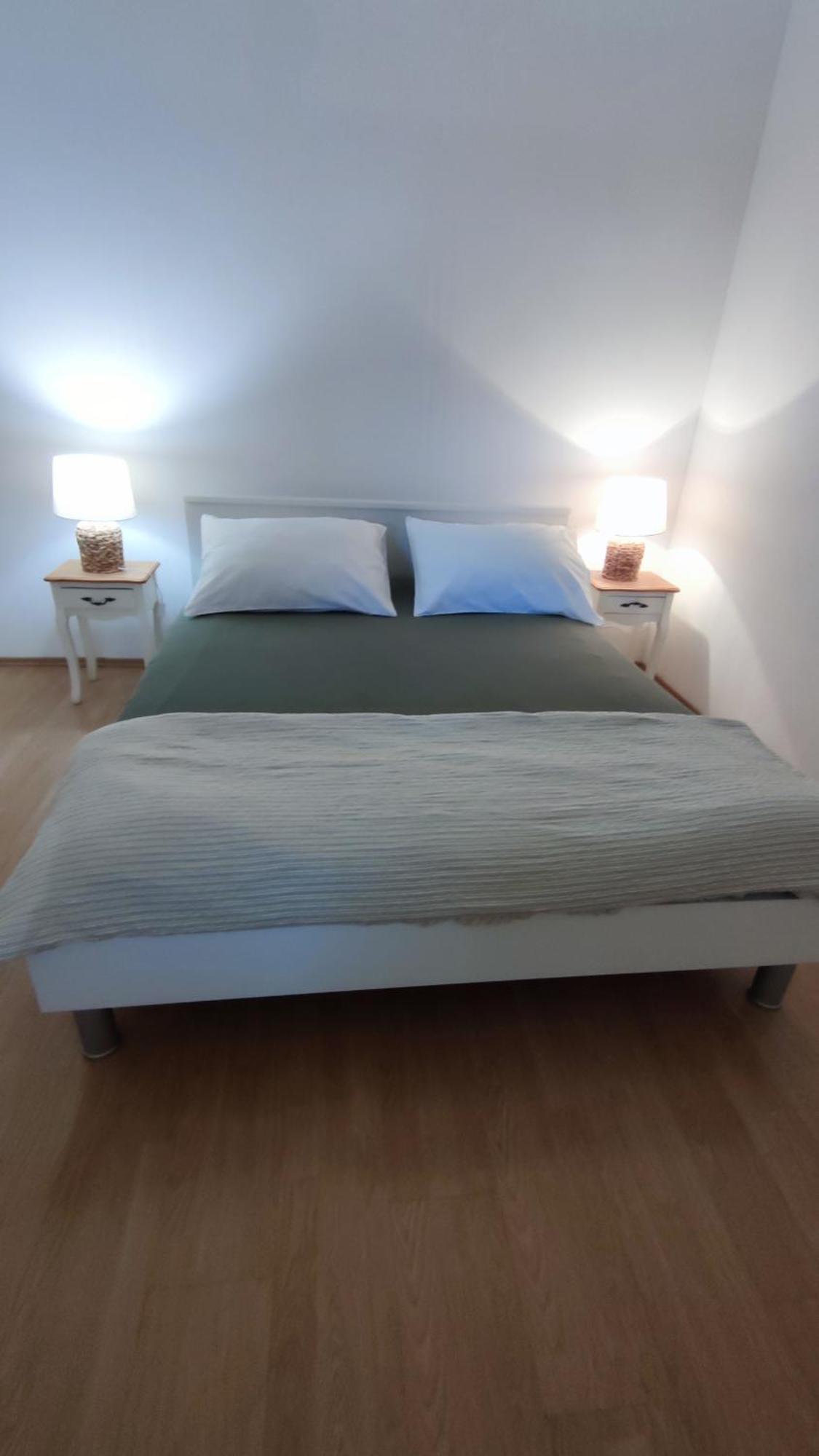 Apartments Kapetanovi Dvori Трогир Экстерьер фото