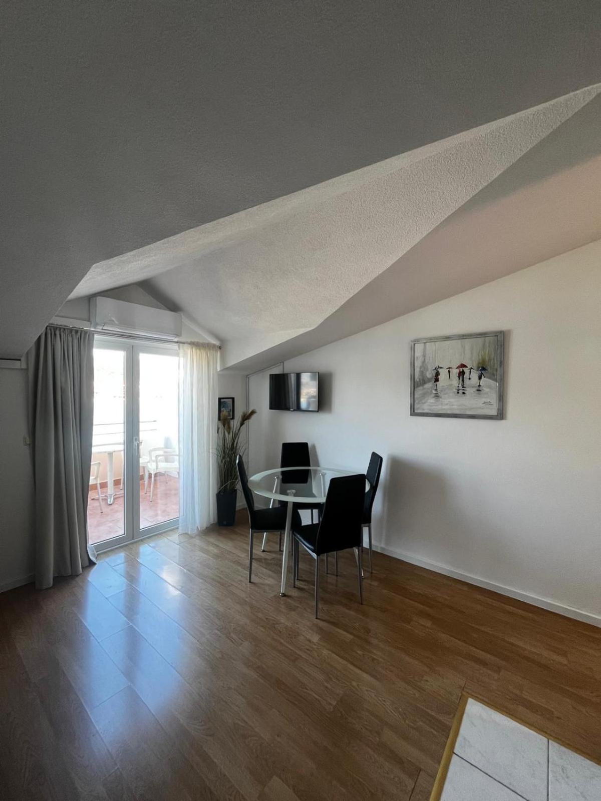 Apartments Kapetanovi Dvori Трогир Экстерьер фото