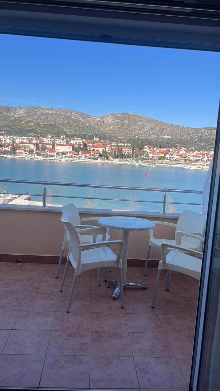 Apartments Kapetanovi Dvori Трогир Экстерьер фото