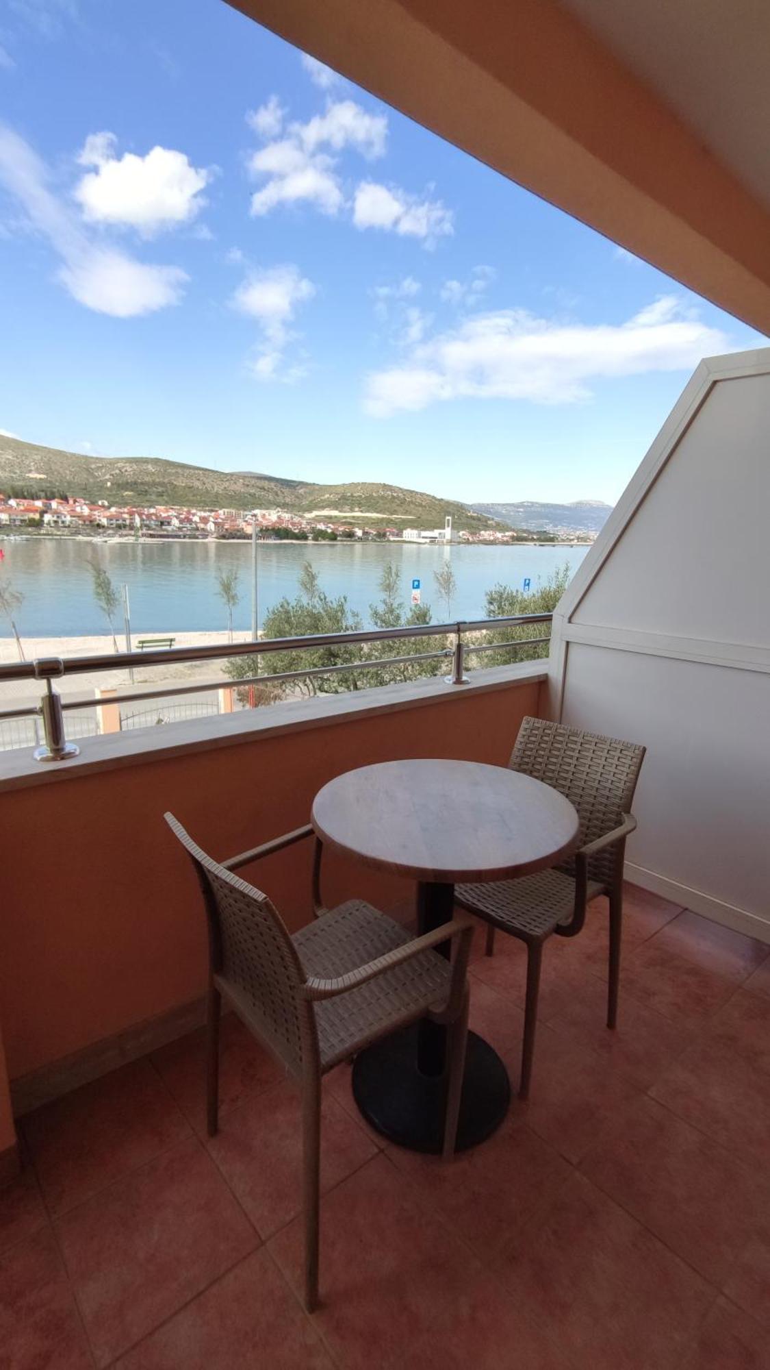 Apartments Kapetanovi Dvori Трогир Экстерьер фото