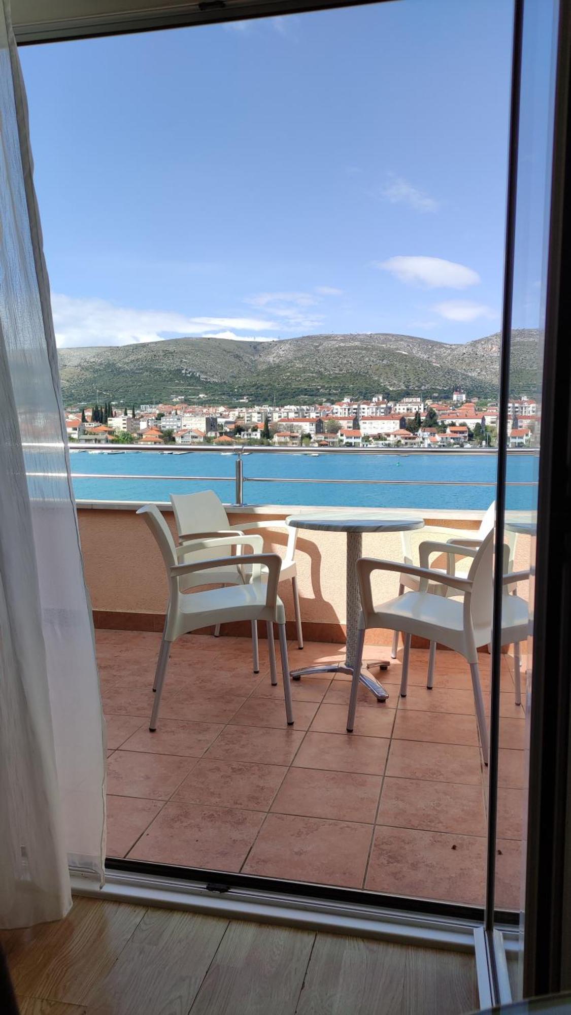Apartments Kapetanovi Dvori Трогир Экстерьер фото